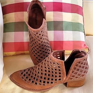 Jeffrey Campbell Taggart Lattice Cut Out Brown Leather Ankle Booties, Size 10